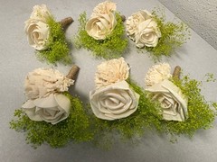 6 – Ivory/Green Sola Wood Flowers Groom Boutonnière Wedding Rose Baby’s Breath