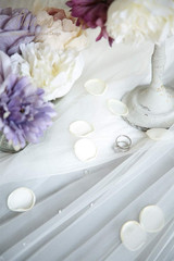 Floroom 300Pcs Rose Petals Ivory Faux Silk Flower Petals for Wedding Flower Girl
