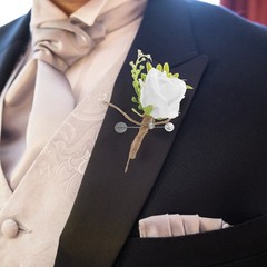2 Pcs Groom Groomsmen Boutonniere Wedding Flower Artificial Boutonnieres
