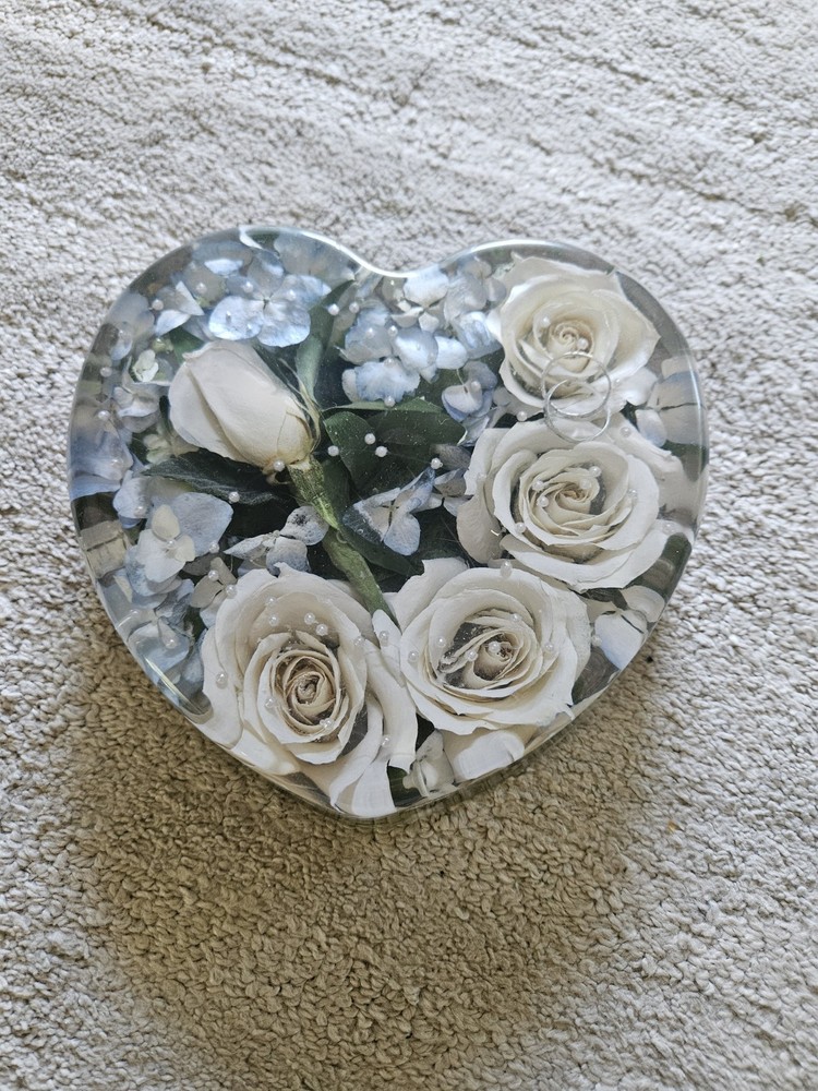 Hand Made Thick Clear Resin Wedding Bouquet White Roses Table Display Pearls…