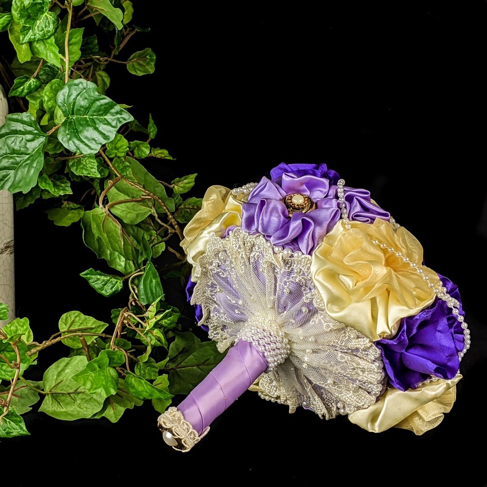 SALE! w75a Bridal Flower Bouquet Wedding Purple material Decor nosegay