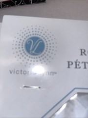 White Rose Petals 5 Victoria Lynn 100pc, 1 Box Studio Rose Petals