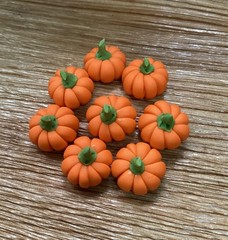 AIICraft 20 Mini Pumpkins Vegetable Fruit Garden (2″ x 1″ x 1″), Orange