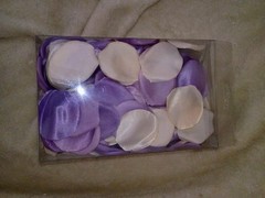 His & Hers Studio- White&Purple rose petals 250ct. (silk)