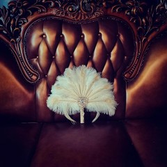 Unique Alternative Bridal Bouquet – Feather Fan Bouquet