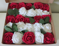 Ling’s Moment Red and White Roses – Box of 25