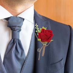 2 Pcs Wedding Groom Corsages Bridal Rose Boutonnieres Flower Decoration