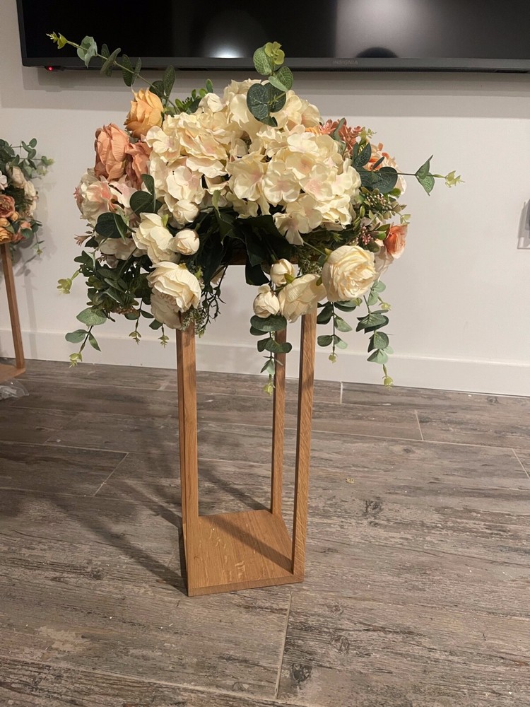 Wedding centerpieces with flowers