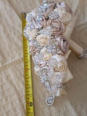 Vintage Style Wedding Bouquet With Broches – BLING