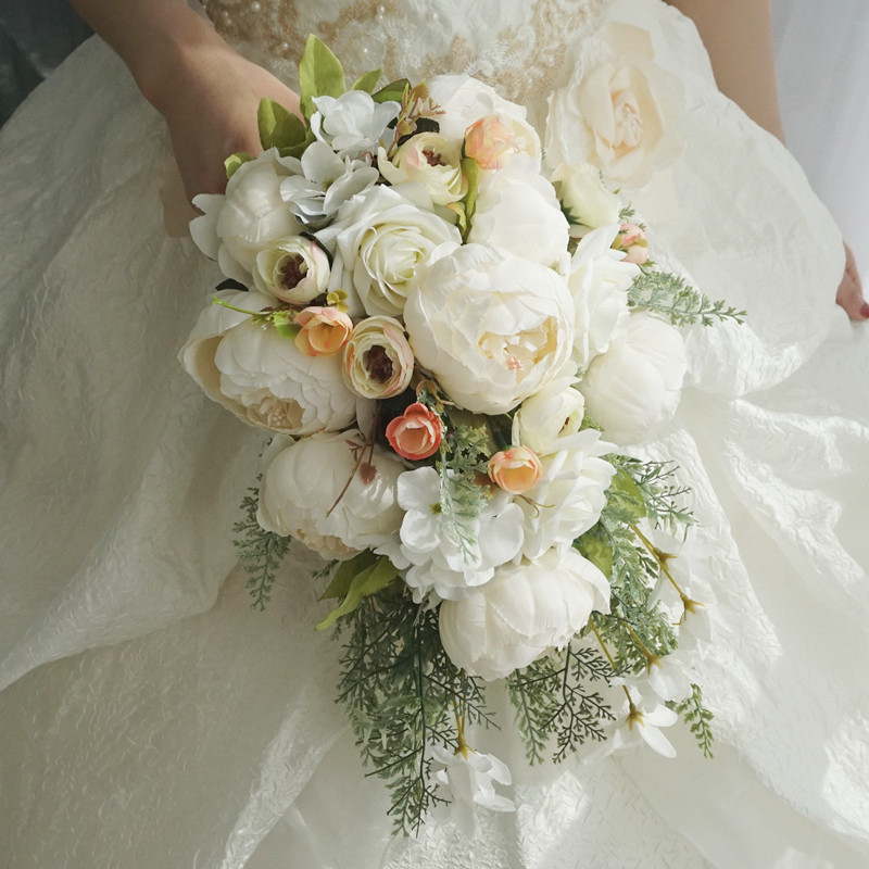 New High-end Simulation Bride Holding Flowers Wedding Photo Waterfall Bouquet
