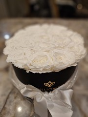 The Million Roses Los Angeles – 18 WHITE ROSES – PLEASE READ DESCRIPTION!