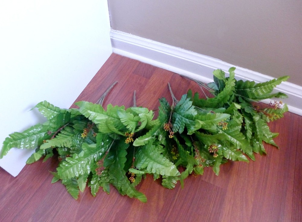 4 pcs Artificial Plants Blooming Fern Leaf Grass Home Decoration (7 stems each)