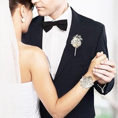 Wrist Corsage with Peal and Rhinestone Corsage and Boutonniere Set for Weddin…