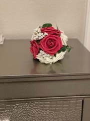 BRIDESMAID OR BRIDES BOUQUET. 