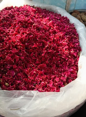Organic Dry Red Rose Petal Leaves Gulab Patti For Wedding, Tea, Sweets & Decor