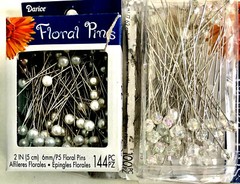 7 – 14′ Gray With Silver & White Hearts Banner Garlands Plus 14 – 9″ Flat Hearts
