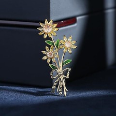 14K Gold Daisy Brooch with Crystal Inlay – Bright Bouquet Flower Crystal Broo…