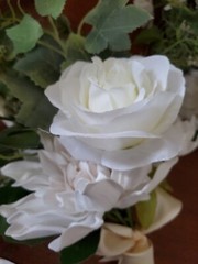 4- Bouquets of Bridesmaid Silk Flowers Wedding White Roses NWOT IVORY SATIN