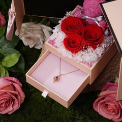 Preserved Eternal Rose With “I Love You” in 100 Languages Necklace