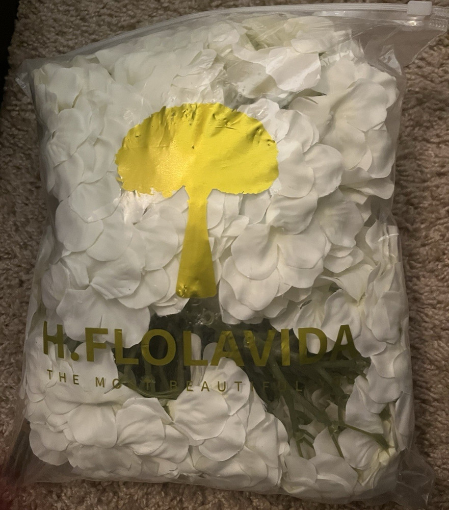 HFLOLAVIDA Artificial White Fabric Rose Wedding Floral Decorations