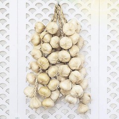 SQXBK Artificial Garlic String 2PCS Lifelike Fake White Hanging