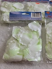 Silk N Rose Petals White/Green 60 Pack Bridal Shower Wedding Decoration #300