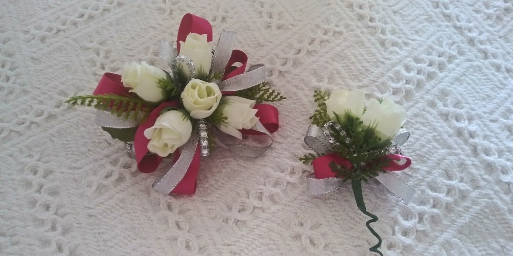 * Wedding / Prom / Formal Beautiful 5 Rose Boutonniere Corsage PINK RED WHITE YE