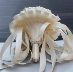 Handmade Luxury Rose Silk Pearls Rhinestone Brooch Wedding Bridal Bouquet Ivory