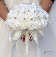 Ivory Bling Brooch Bouquet – Elegant Artificial Rose for Bride & Bridesmaid