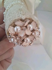 IVORY/CREAM Satin Roses & Diamante Brooch/Rose Gold Brooch; Bridal Bouquet; EUC!