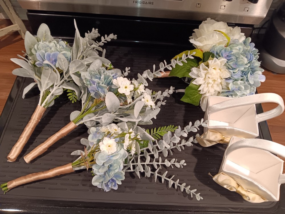 Wedding Bridal Bouquet, 3 Bridesmaids Bouquets And 2 Flower Girl Baskets