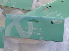 White Rose Petals Wedding Ceremony Bridal Baby Shower Proposal NEW
