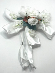 Bridal Wedding Pew Aisle Elegant White Pearl Ribbon Roses Decoration Women Event