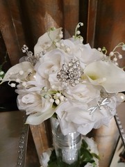 Silk Flower Bridal Bouquet Silvertone Brooch Accents Wedding Bridesmaids