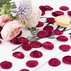 400 PCS Silk Rose Petals Burgundy Red Flower Petals for Romantic Night, Weddi…