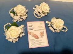 Beautiful And Romantic Ivory Rose And Pearl Wrist Corsage set Of 4 New In Box