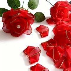 100Pcs Tulle Lace Pre-Made Rose Petals Gold-Edged Chiffon Petals for DIY Eternal
