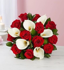 Fresh Cut Flower Bouquets – One Dozen