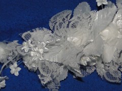 New Oddity Inc White Satin Roses and Pedal Flowers Bridal Bouquet