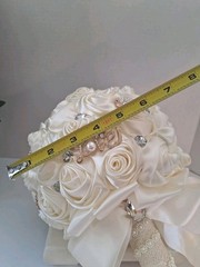 IVORY/CREAM Satin Roses & Diamante Brooch/Rose Gold Brooch; Bridal Bouquet; EUC!