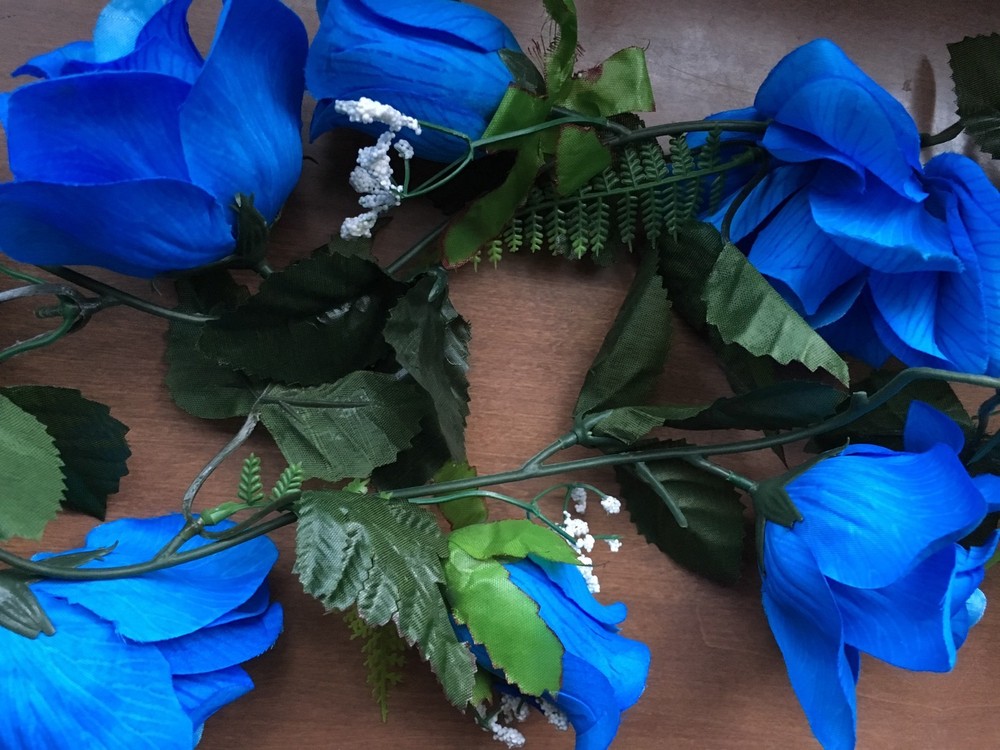 “2” Silk Rose Garlands “Vibrant Royal Blue” 5Ft Wedding/Shower Decor *Gorgeous*
