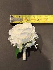 Beautiful And Romantic Ivory Rose And Pearl Wrist Corsage set Of 4 New In Box