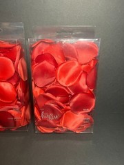 Lot of 2 x 250pc Hobby Lobby Studio His & Hers Artificial Red Rose Petals 500pc
