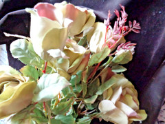Vtg NIP 21″ FULL SILK Rose Bush 7 Stem Pale Green/pink Wedding Roses