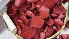 180 PCS Red Rose Petals Confetti – Freeze Dried Flower Decor for Weddings & Vale
