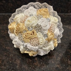 White and Ivory Satin Roses Brooch Wedding Bouquet For Bride💛🤍👑