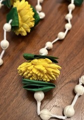 Desi Favors Natural Marigold Garland 5 ft Yellow Green White – 10 pack