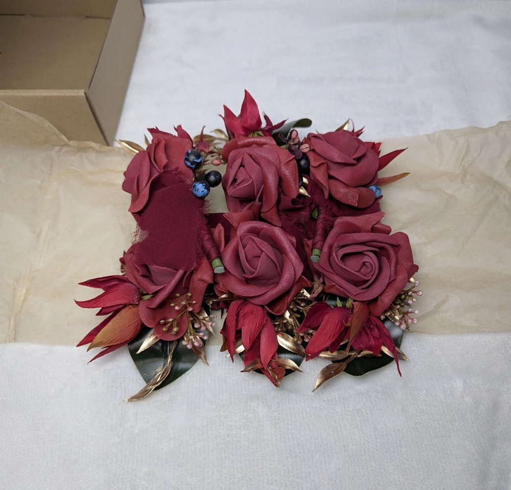 ANSOFI Artificial Floral Red Rose with Gold Leaf Corsage / Boutonniere Set of 6