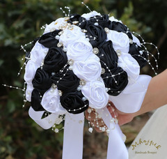 Bridal Wedding Bouquet round Bling Brooch Bouquet Throw Toss Artificial Rose Flo
