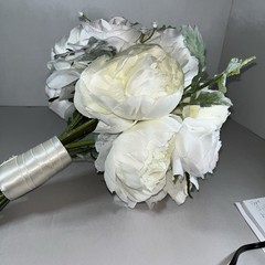 Bridal Bouquet Ivory White Roses Ranunculus Silk Flowers Pearl Center Weddingnew